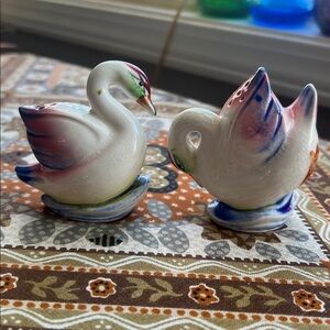 Vintage Pair Ceramic Swan Salt and Pepper Shakers, Hand-Painted, Made in Japan